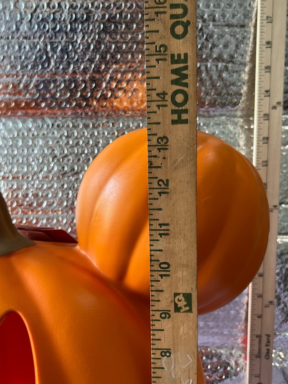 **VIRAL**Disney Orange Mickey & Minnie Jack O’Lanterns. - Picture 6 of 8